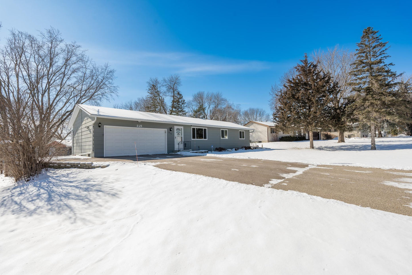 215 Victoria Drive, Chaska, MN 55318