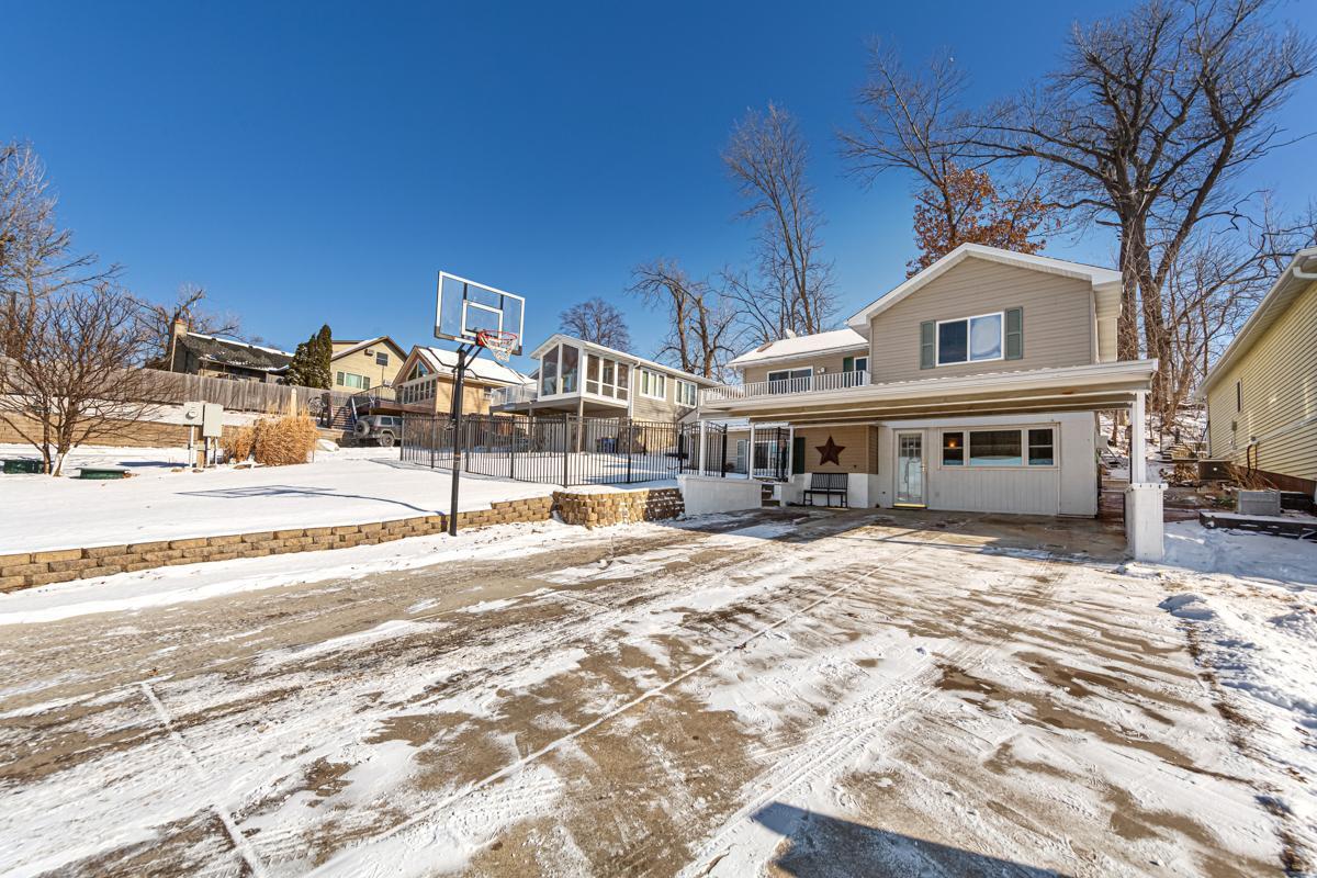 18023 Roberds Lake Boulevard, Faribault, MN 55021