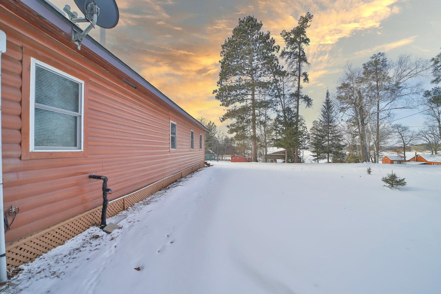 121 County 118 , Backus, MN 56435