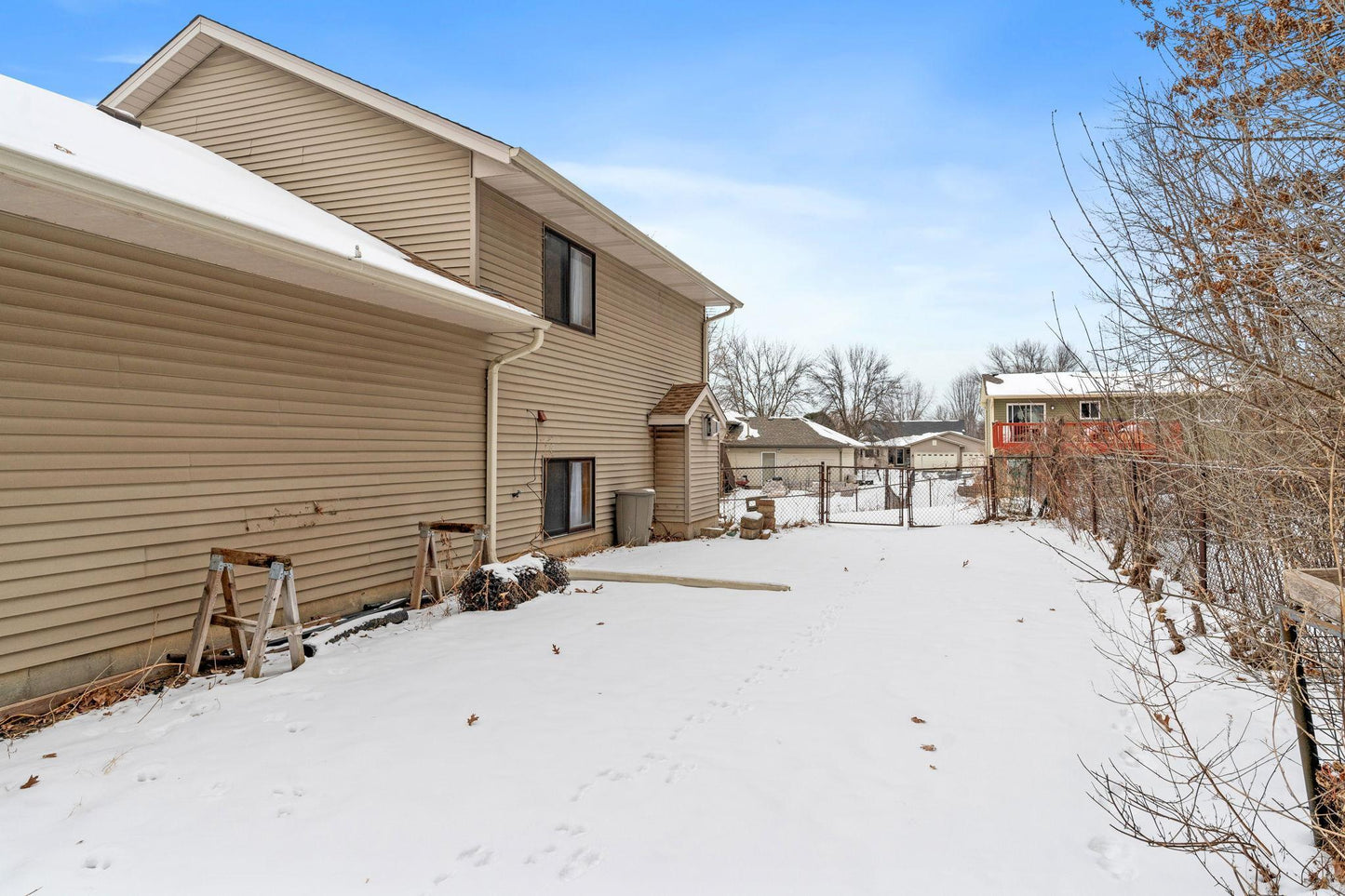 2750 Jordan Drive, Woodbury, MN 55125