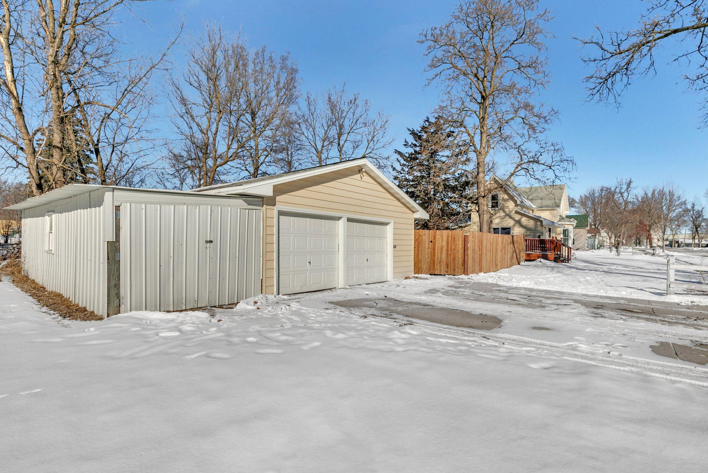 32 Weisel Street, Litchfield, MN 55355