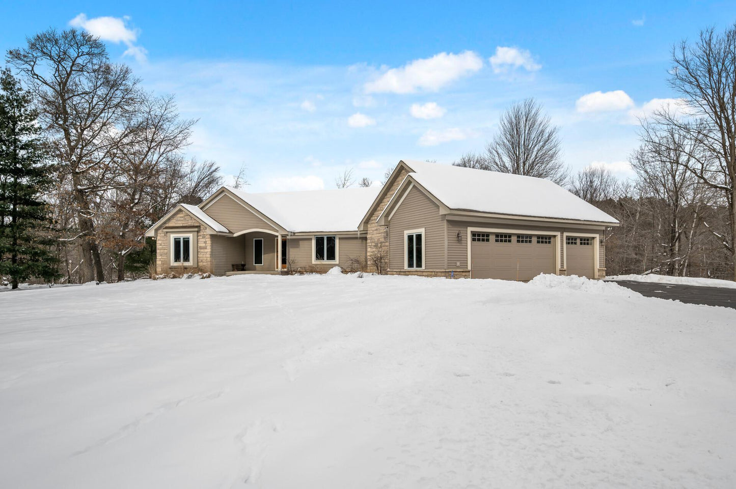 27166 Bayshore Circle, Isanti, MN 55040