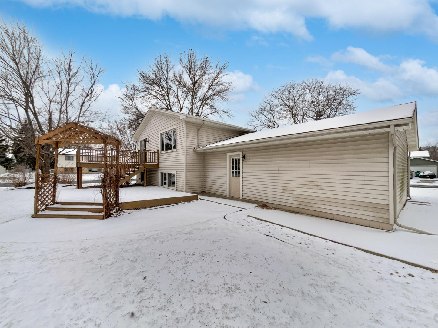 9722 Union Terrace Lane, Maple Grove, MN 55369