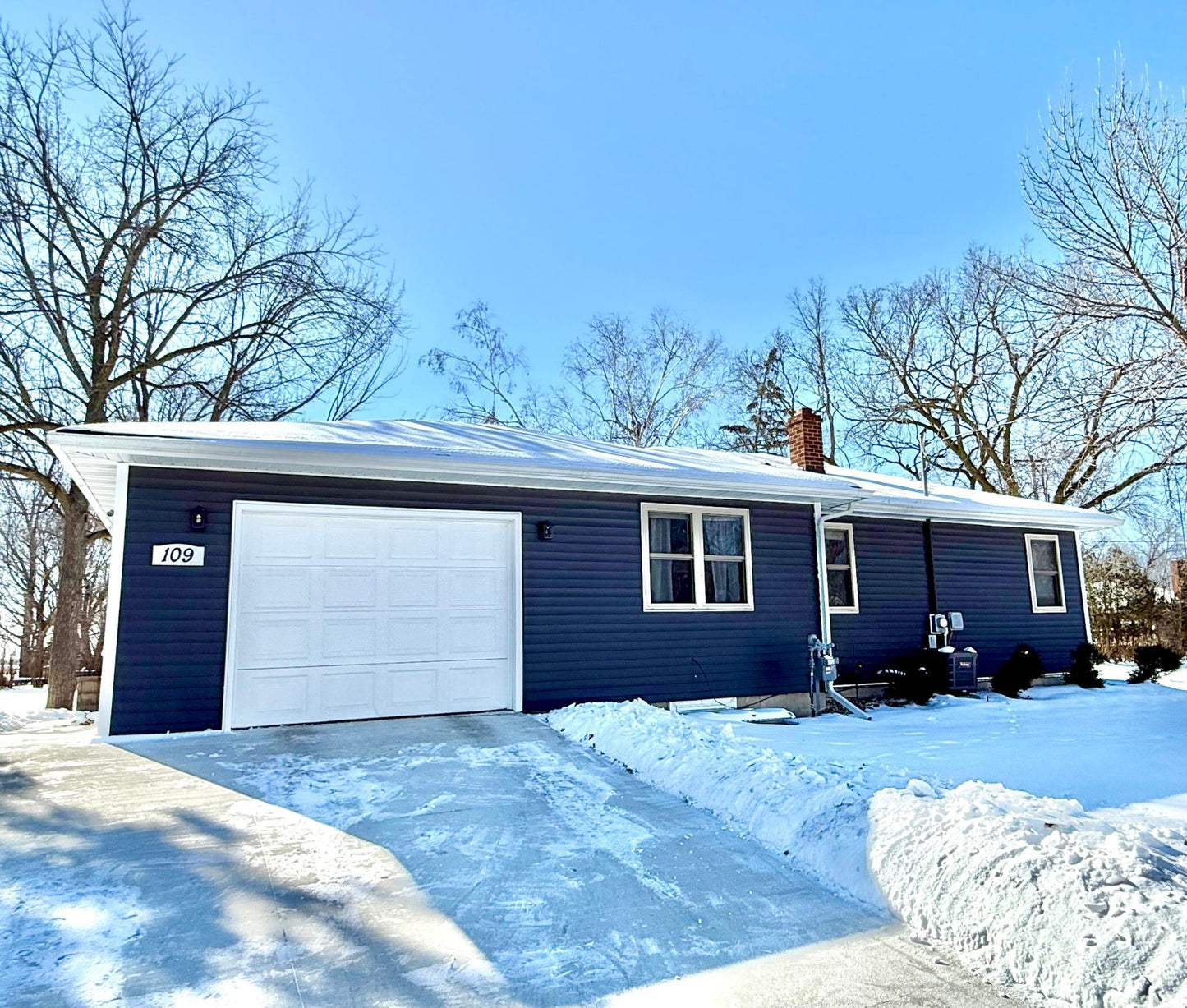 109 Harriet Street, Spicer, MN 56288