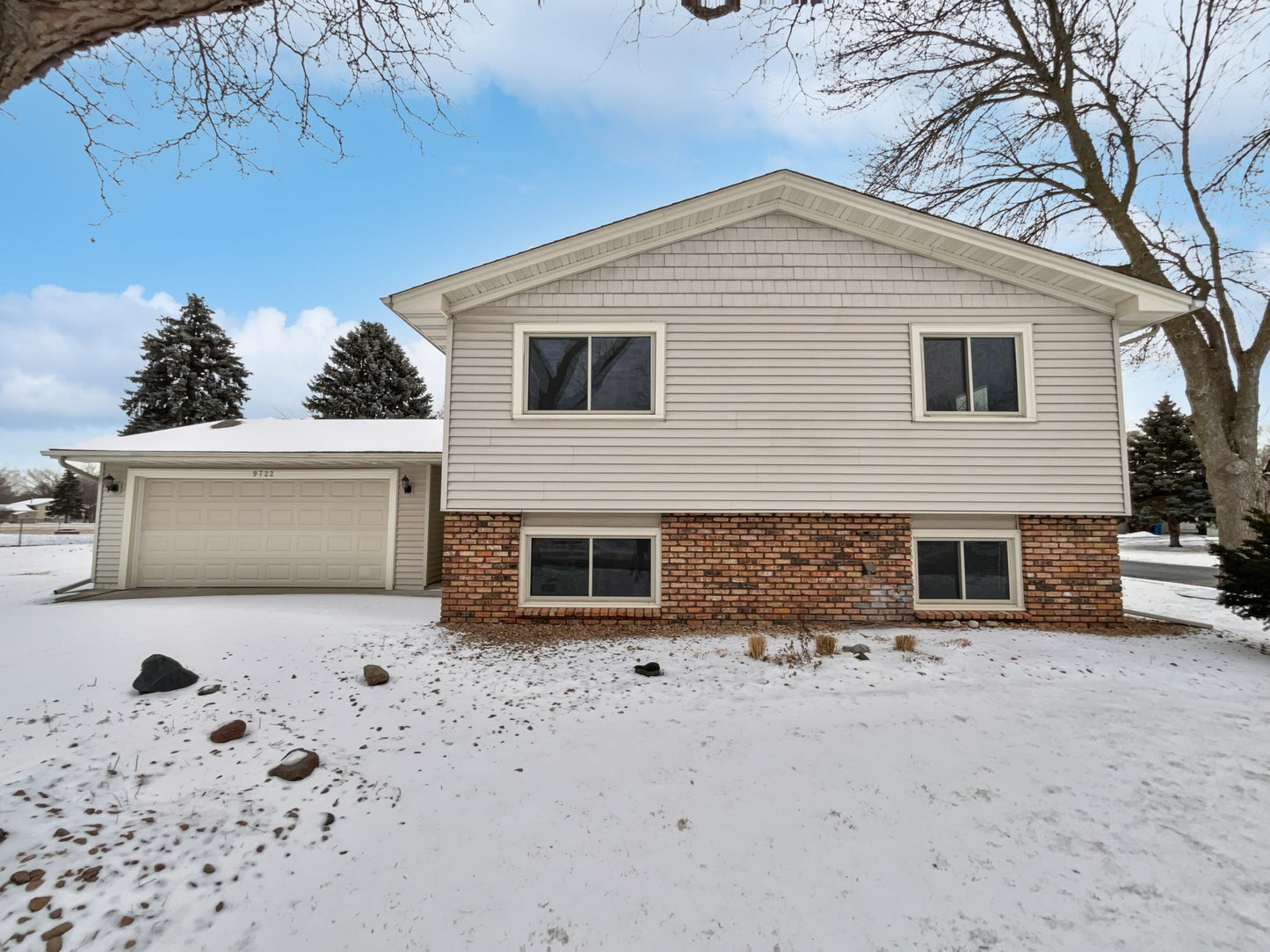 9722 Union Terrace Lane, Maple Grove, MN 55369