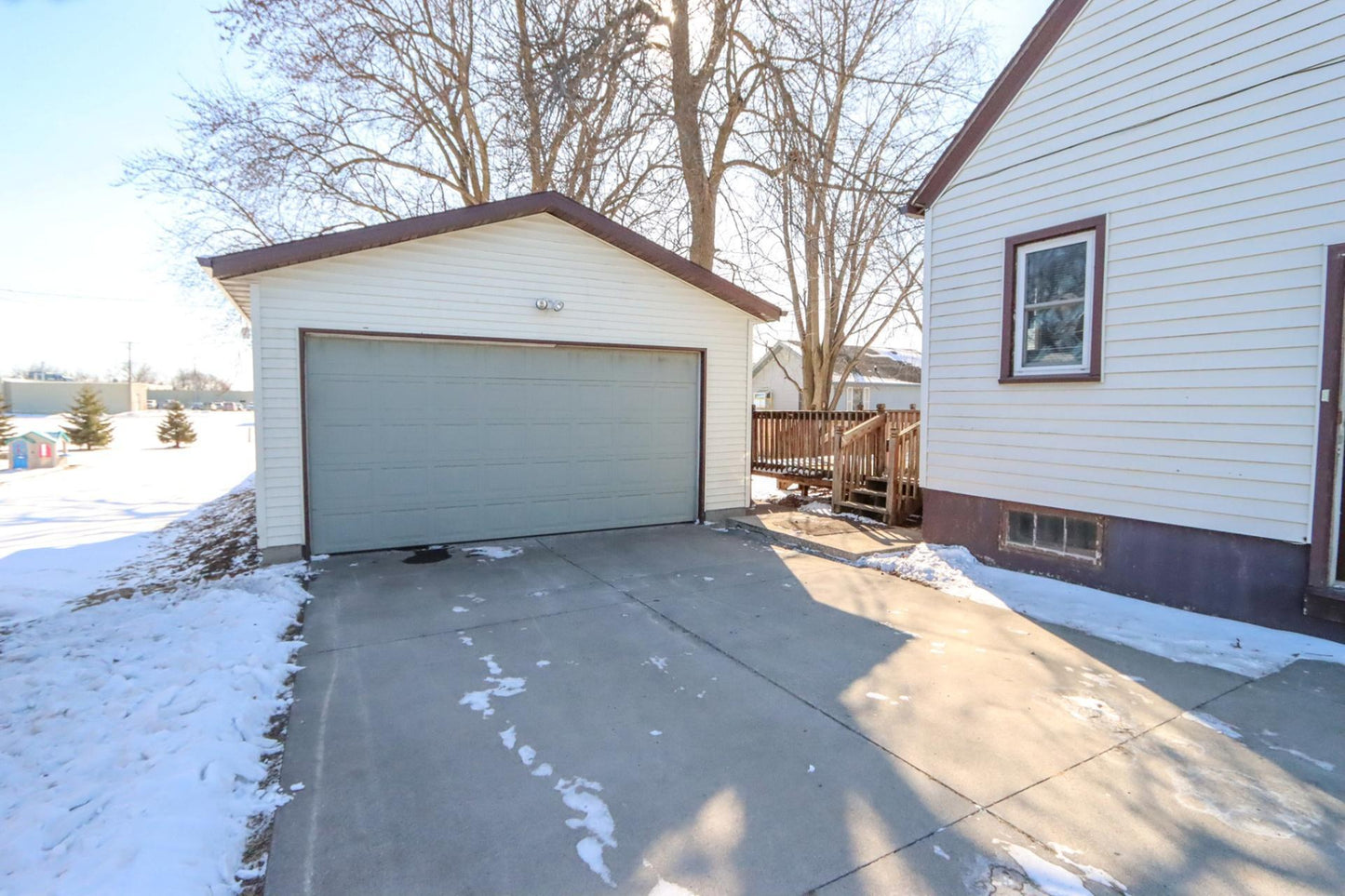 305 Sharon Street, Le Center, MN 56057