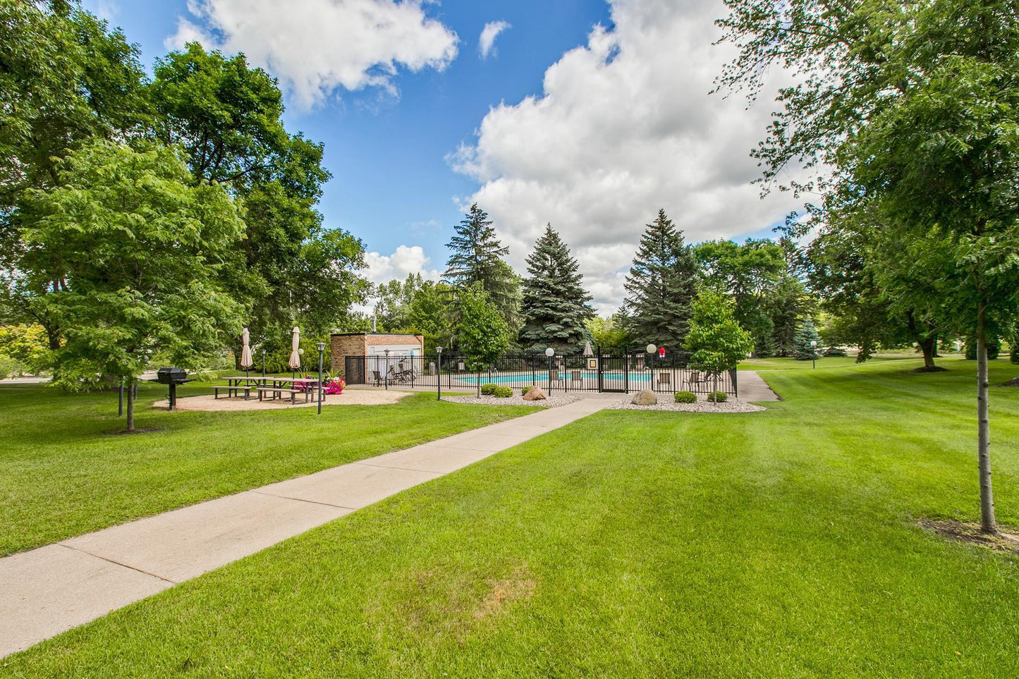 4045 Hodgson Road, Shoreview, MN 55126