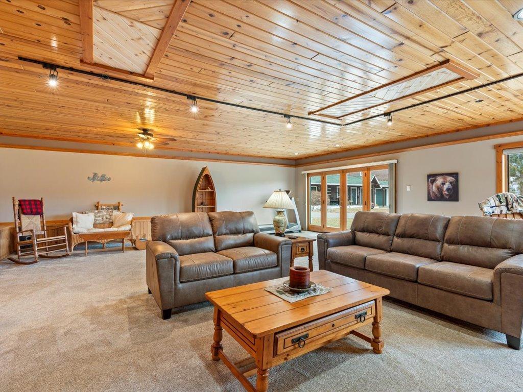 10645 County Road 16 , Pequot Lakes, MN 56472