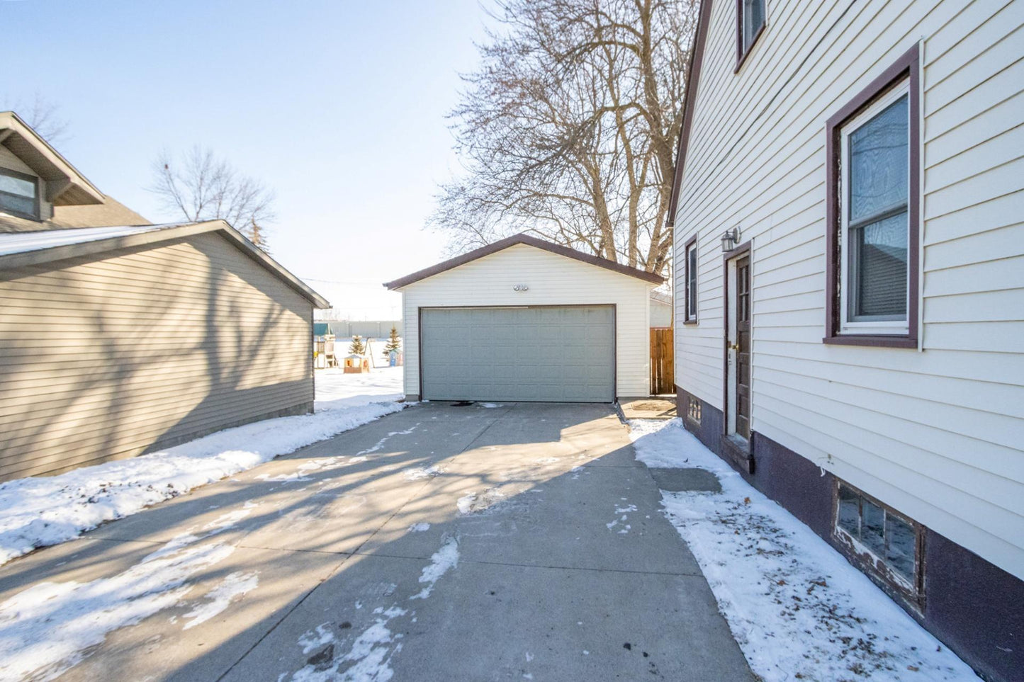 305 Sharon Street, Le Center, MN 56057