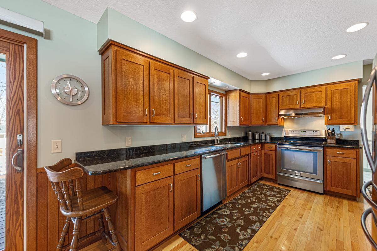 1424 Wellington Crescent, Faribault, MN 55021