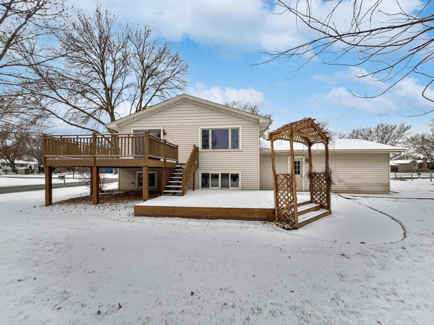 9722 Union Terrace Lane, Maple Grove, MN 55369