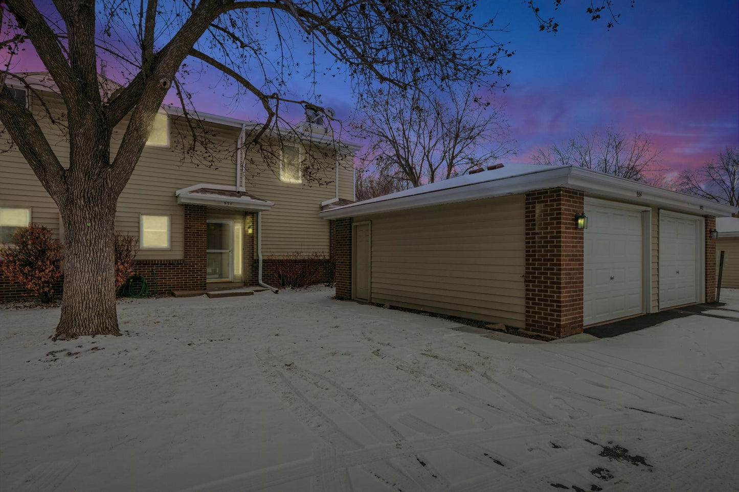 934 Travelers Trail, Burnsville, MN 55337