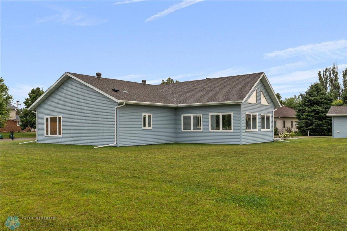 405 Oak Street, Breckenridge, MN 56520