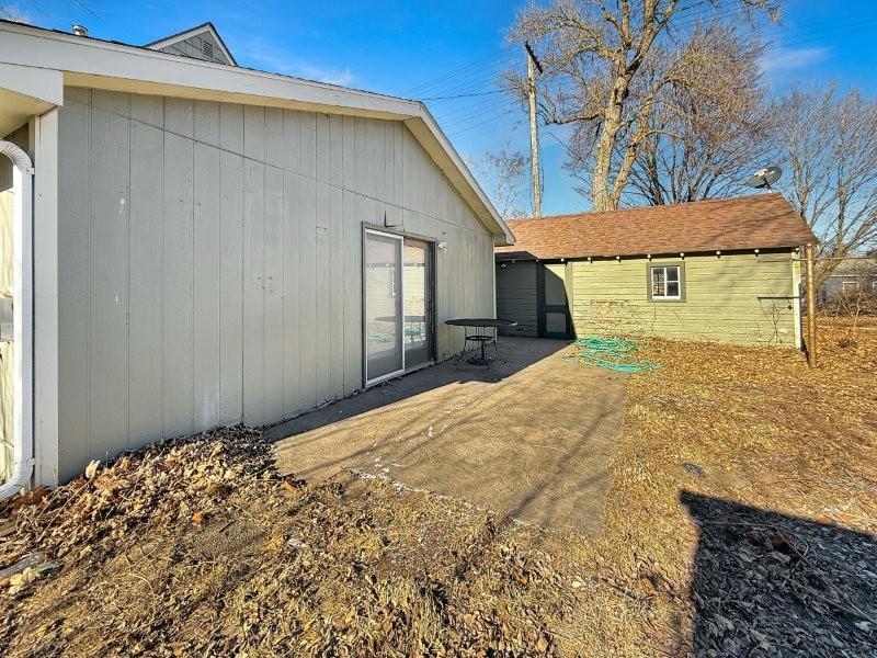 106 3rd Avenue, Truman, MN 56088