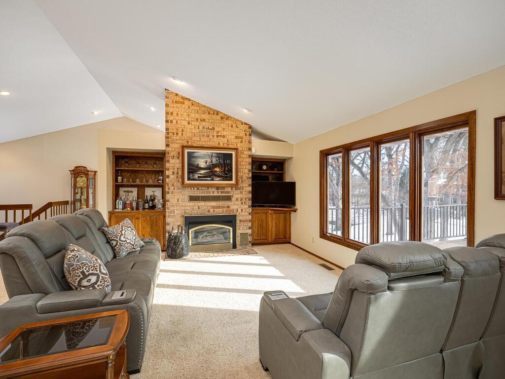 12217 Golden Acre Drive, Minnetonka, MN 55305