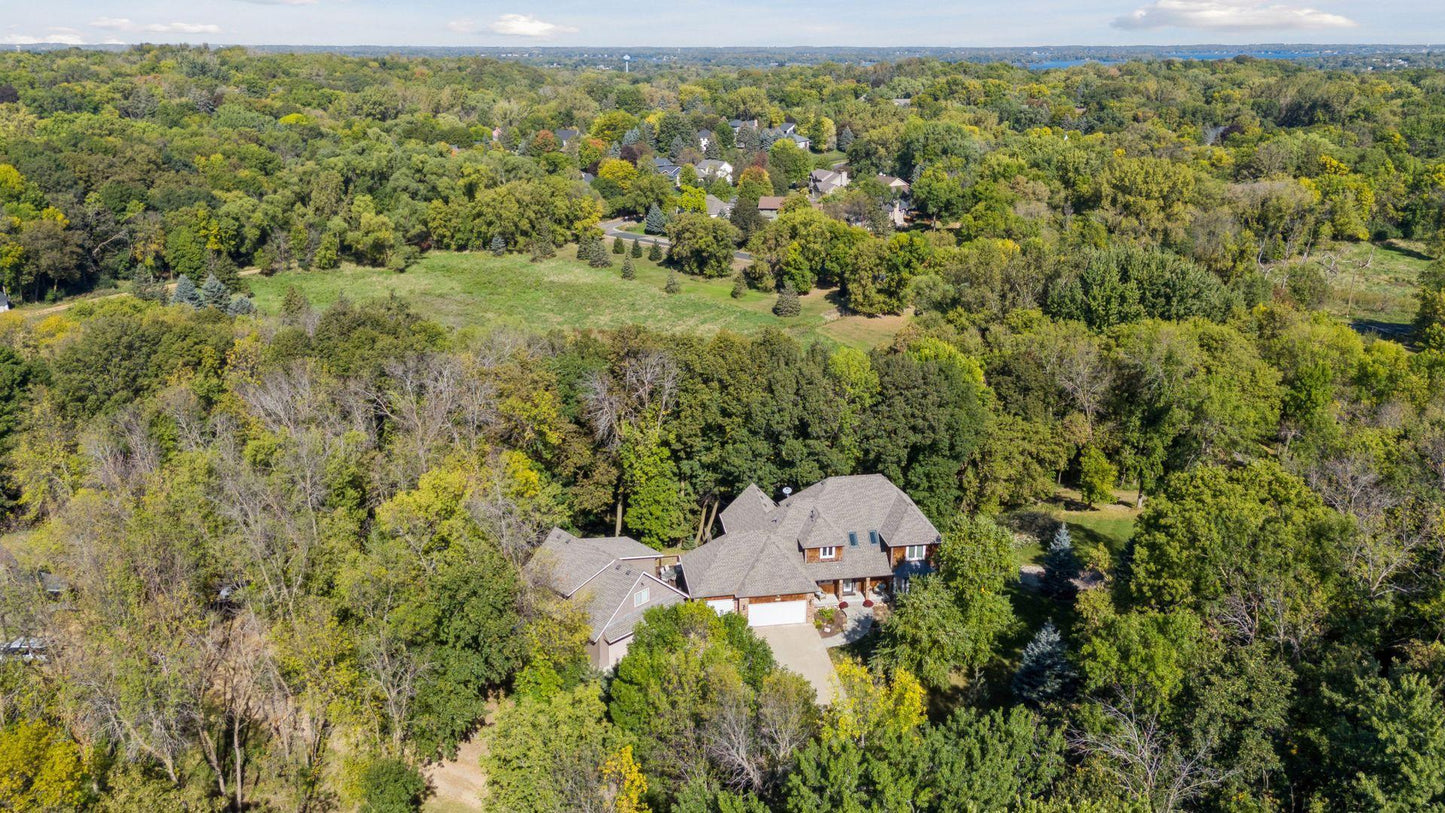 1811 Lake Lucy Lane, Chanhassen, MN 55331