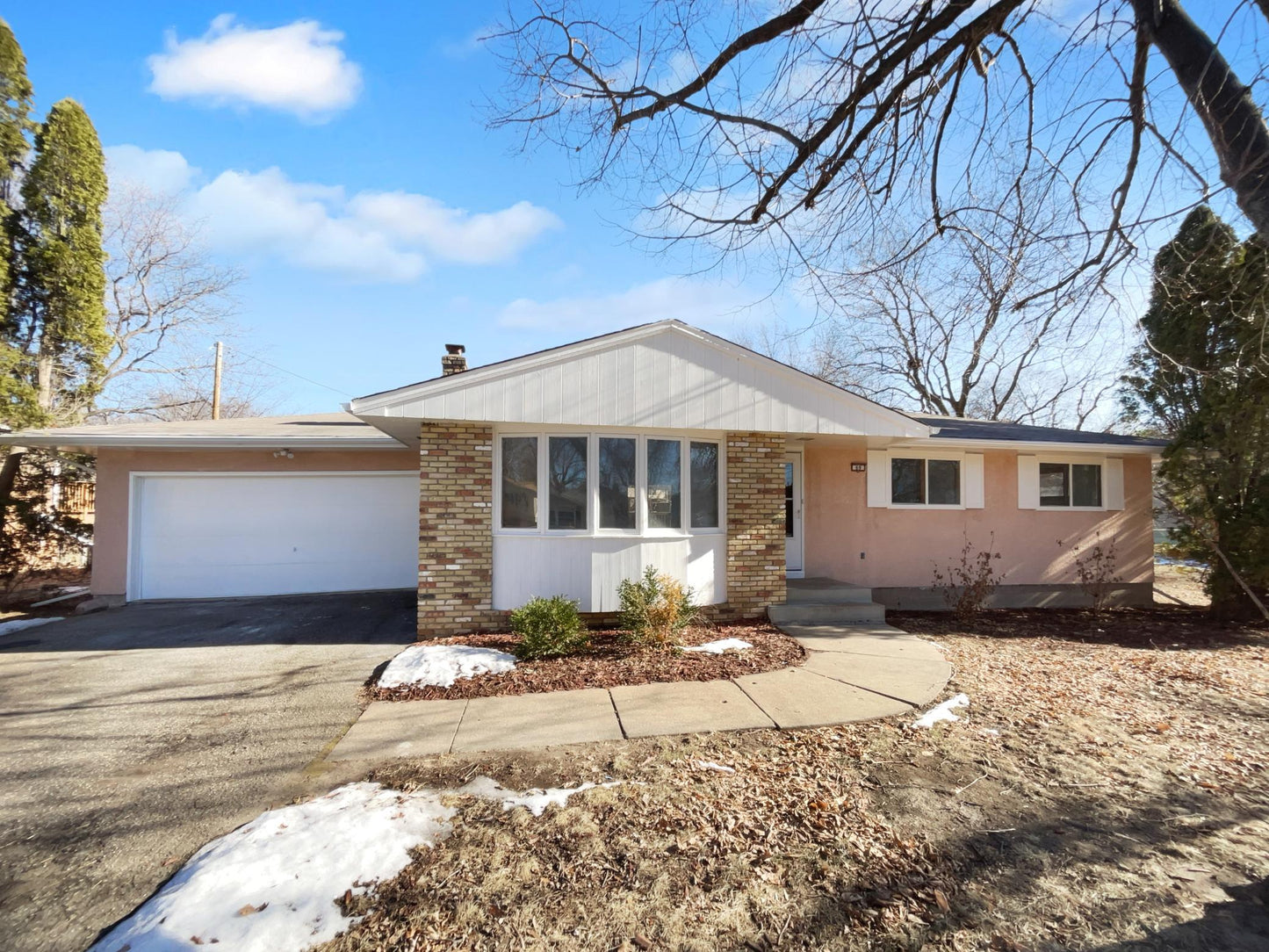 69 Langer Circle, West Saint Paul, MN 55118