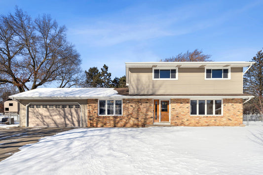 1308 Woodhill Circle, Woodbury, MN 55125