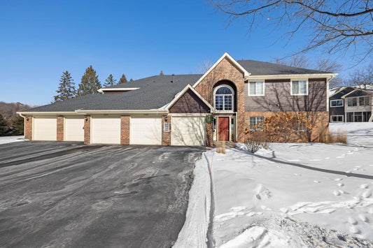 2504 Concord Way, Mendota Heights, MN 55120