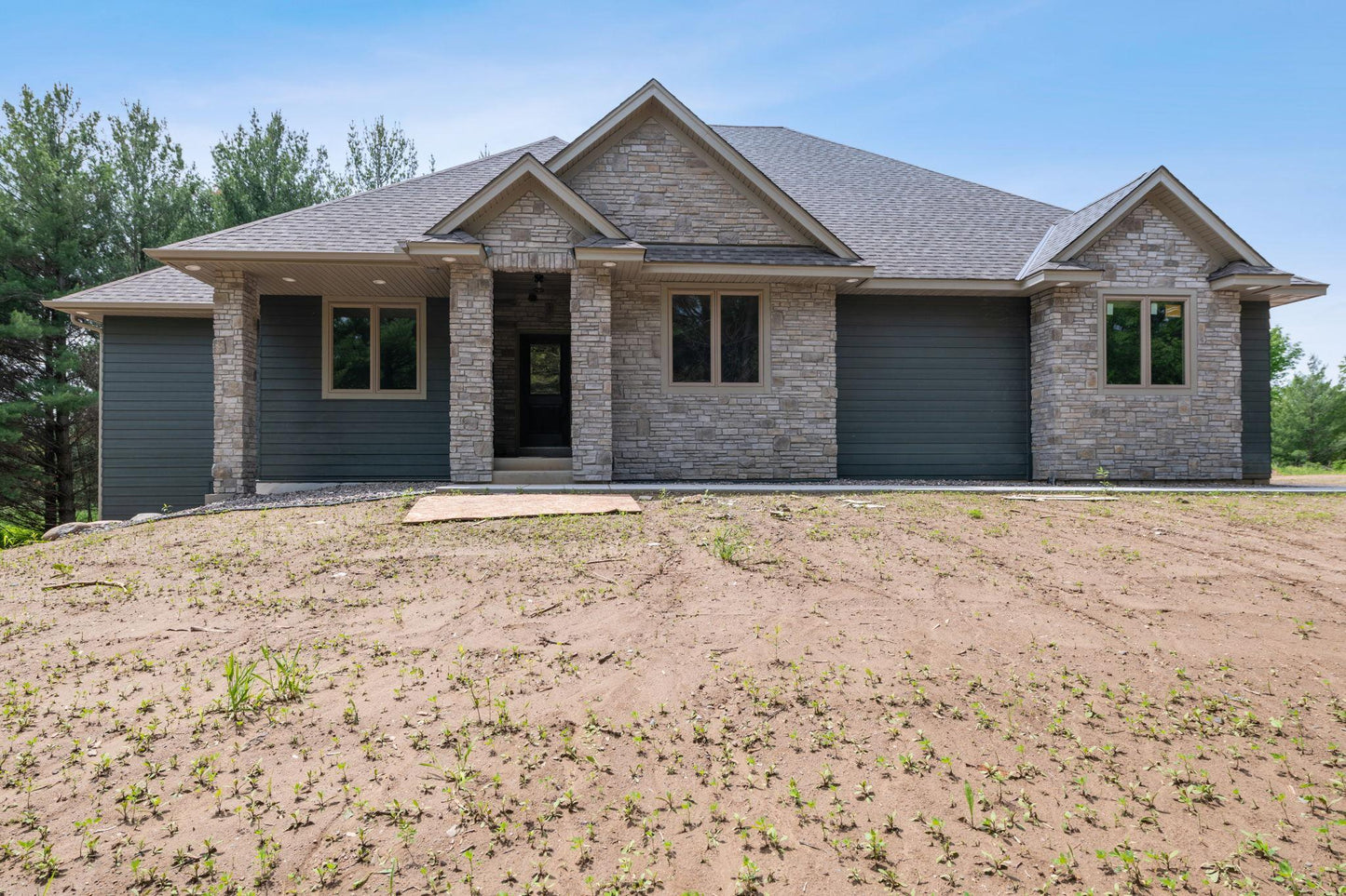 35902 Verdin Street, Cambridge, MN 55008