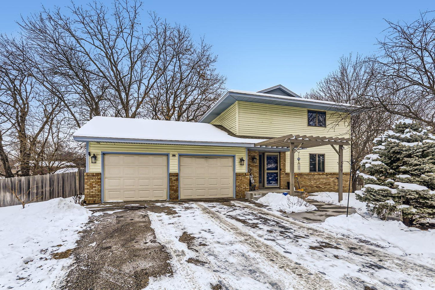 11449 Goldenrod Street, Coon Rapids, MN 55448