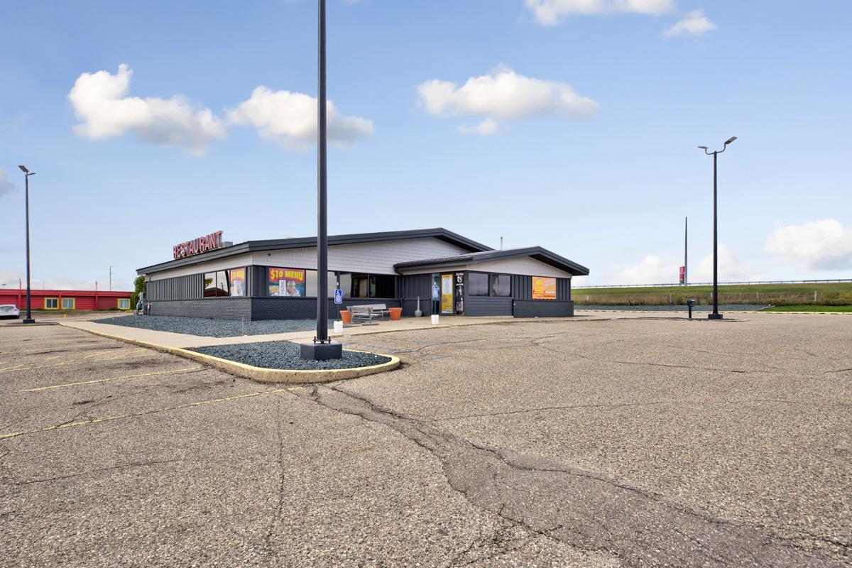 1061 Highway 71 , Jackson, MN 56143