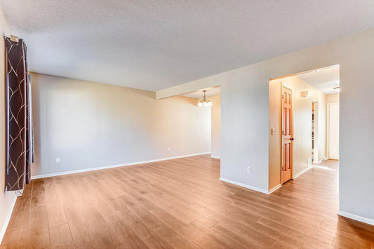 2285 Pond Avenue, Maplewood, MN 55119