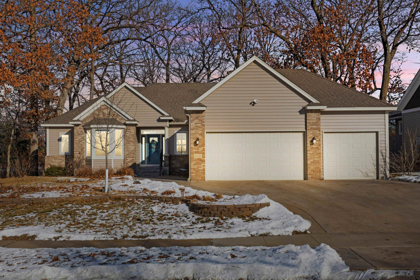 10422 Hidden Oaks Lane, Champlin, MN 55316