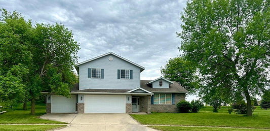 1206 Canoga Park Drive, Marshall, MN 56258