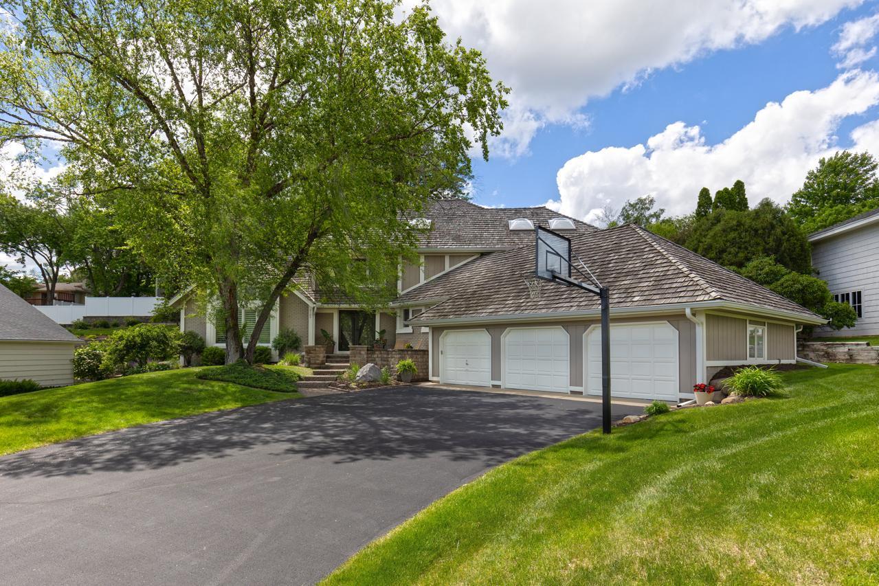 7104 Lanham Lane, Edina, MN 55439