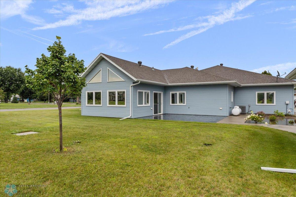 405 Oak Street, Breckenridge, MN 56520