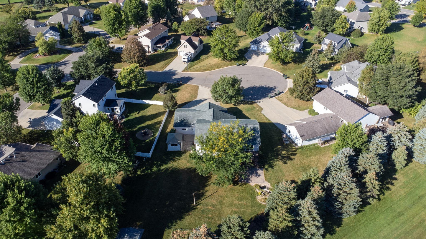 1329 Birdie Court, Hutchinson, MN 55350