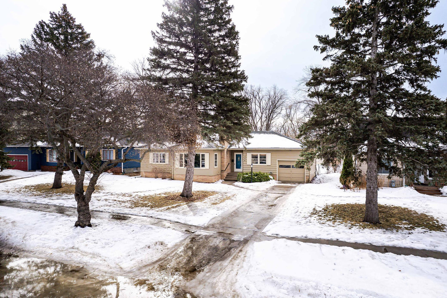 324 Alcott Avenue, Fergus Falls, MN 56537