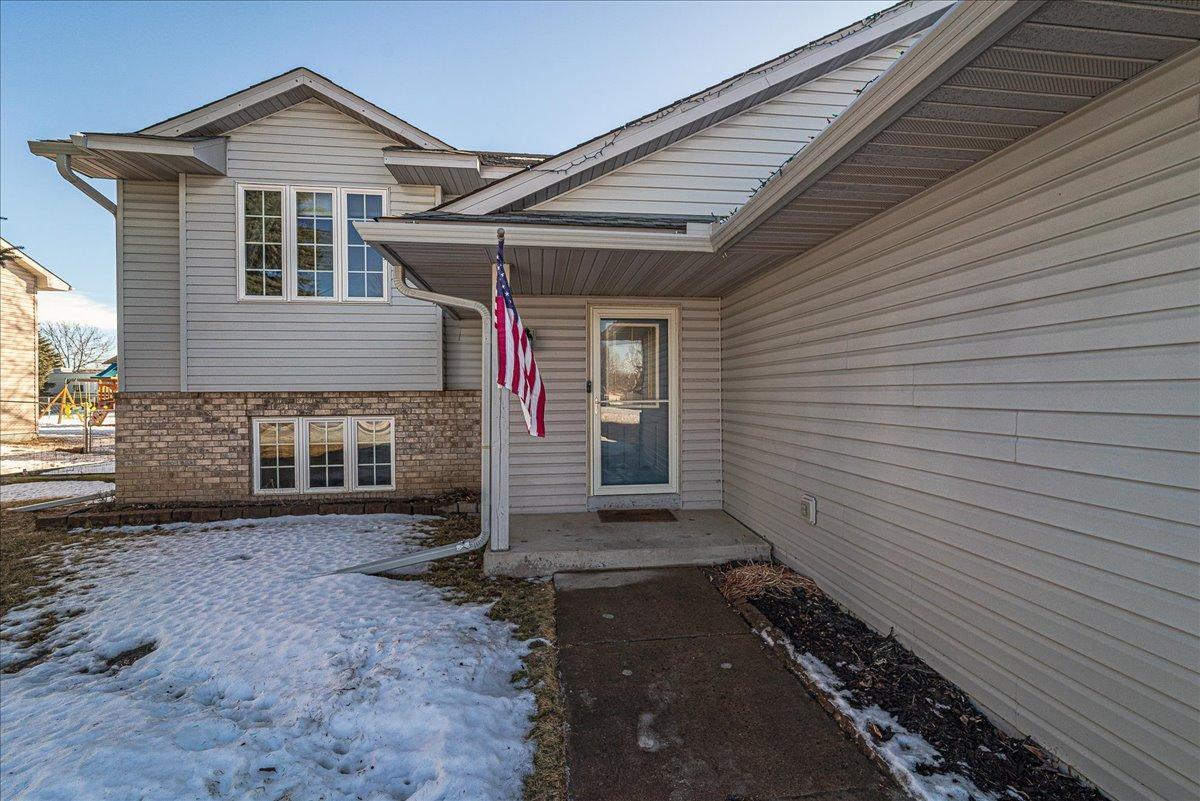 30747 Regal Avenue, Shafer, MN 55074