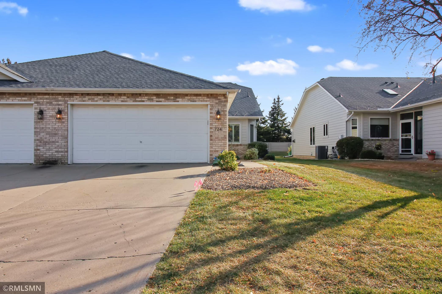 724 Emerald Ridge, Roseville, MN 55113