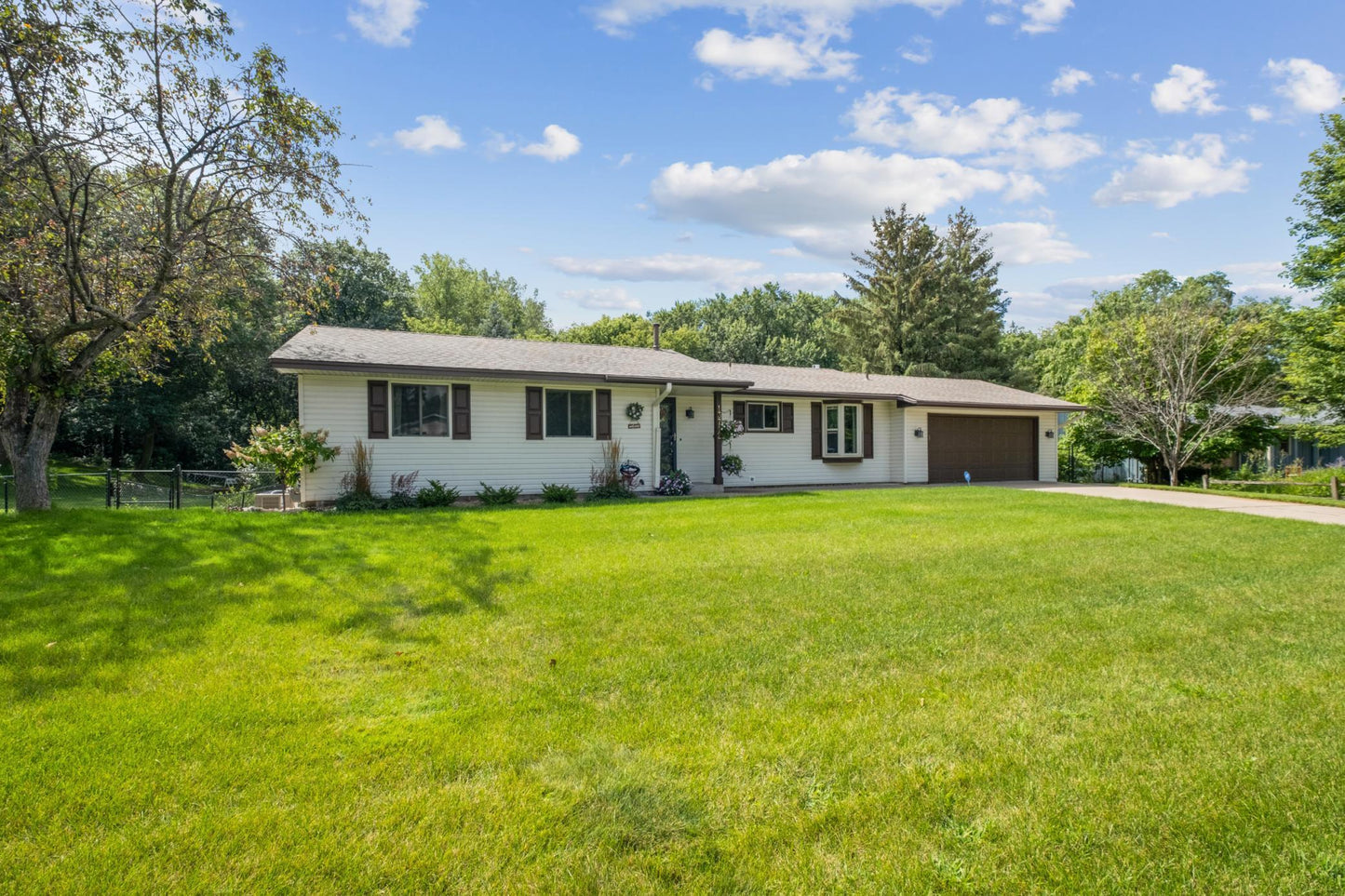 13712 Wellington Crescent, Burnsville, MN 55337