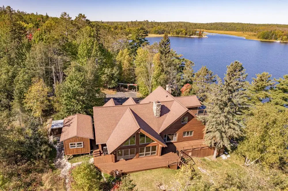 10001 Tomahawk Lane, Ray, MN 56669