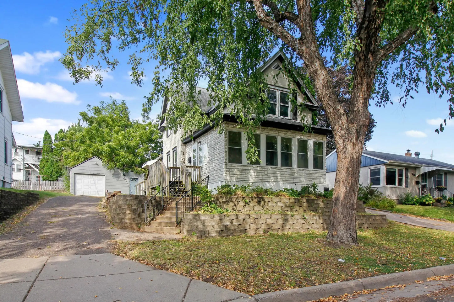 1009 Grotto Street, Saint Paul, MN 55103