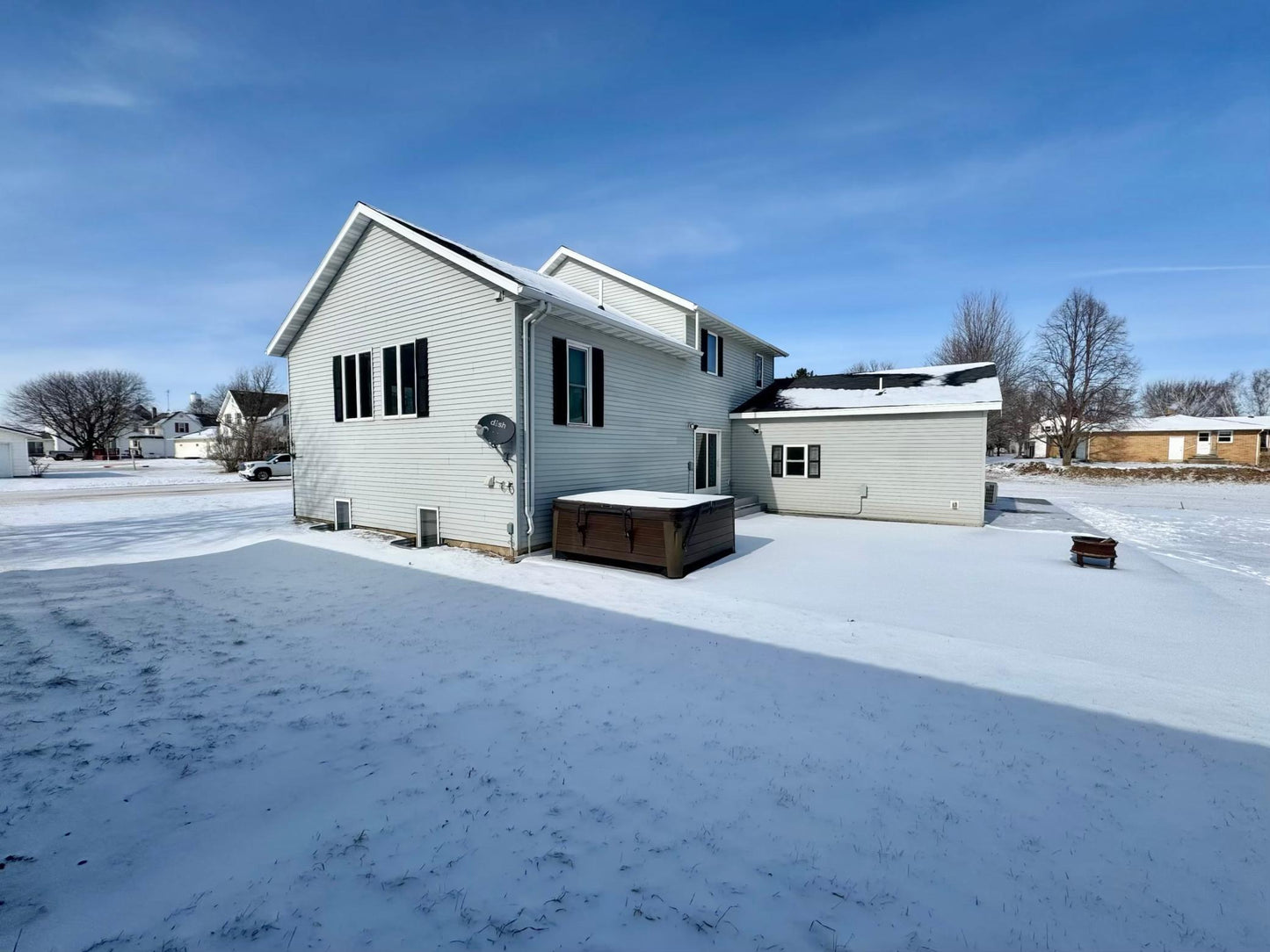 102 County Road 16 , Comfrey, MN 56019