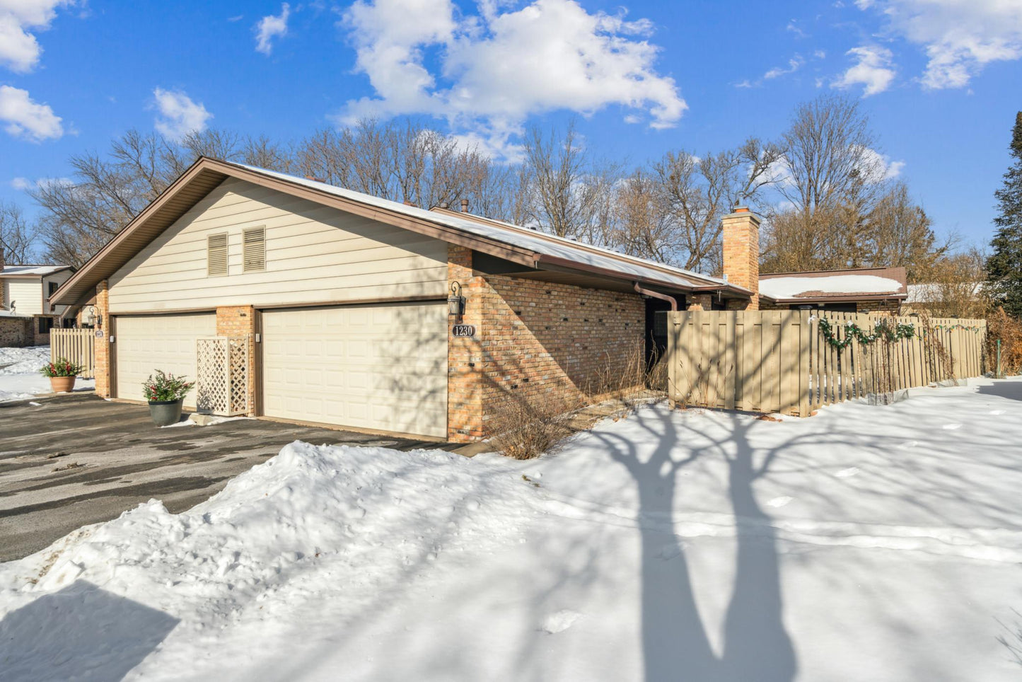 1230 Black Oaks Lane, Plymouth, MN 55447