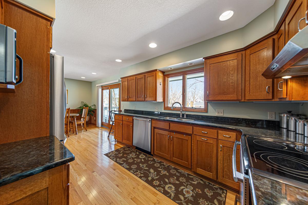 1424 Wellington Crescent, Faribault, MN 55021