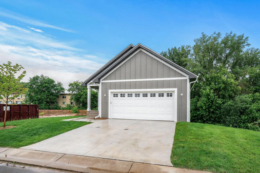 230 Mccarrons Place, Roseville, MN 55113