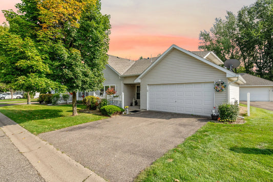 6866 Blackhawk Trail, Inver Grove Heights, MN 55077