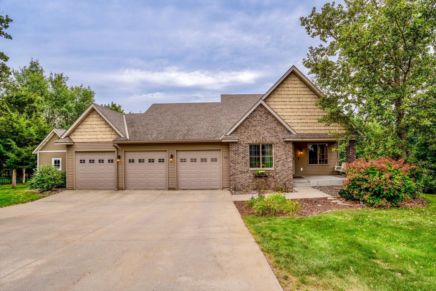 106 Ridge Road, New London, MN 56273