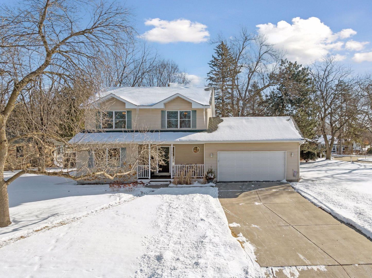 301 Burnes Drive, Hopkins, MN 55343