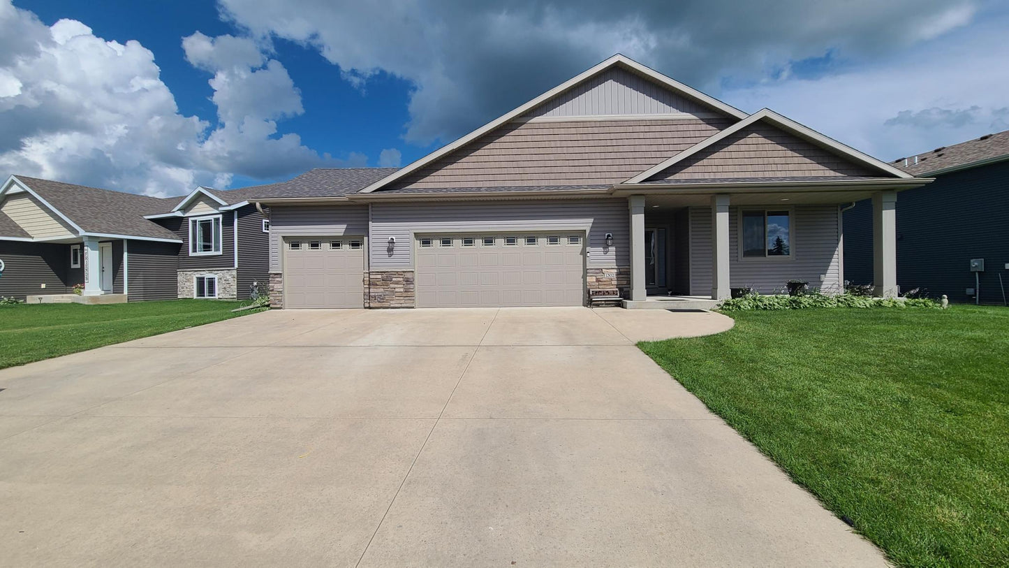 1302 18th Drive, Austin, MN 55912