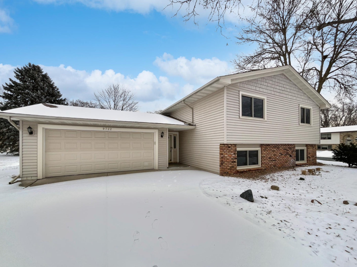 9722 Union Terrace Lane, Maple Grove, MN 55369