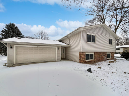 9722 Union Terrace Lane, Maple Grove, MN 55369