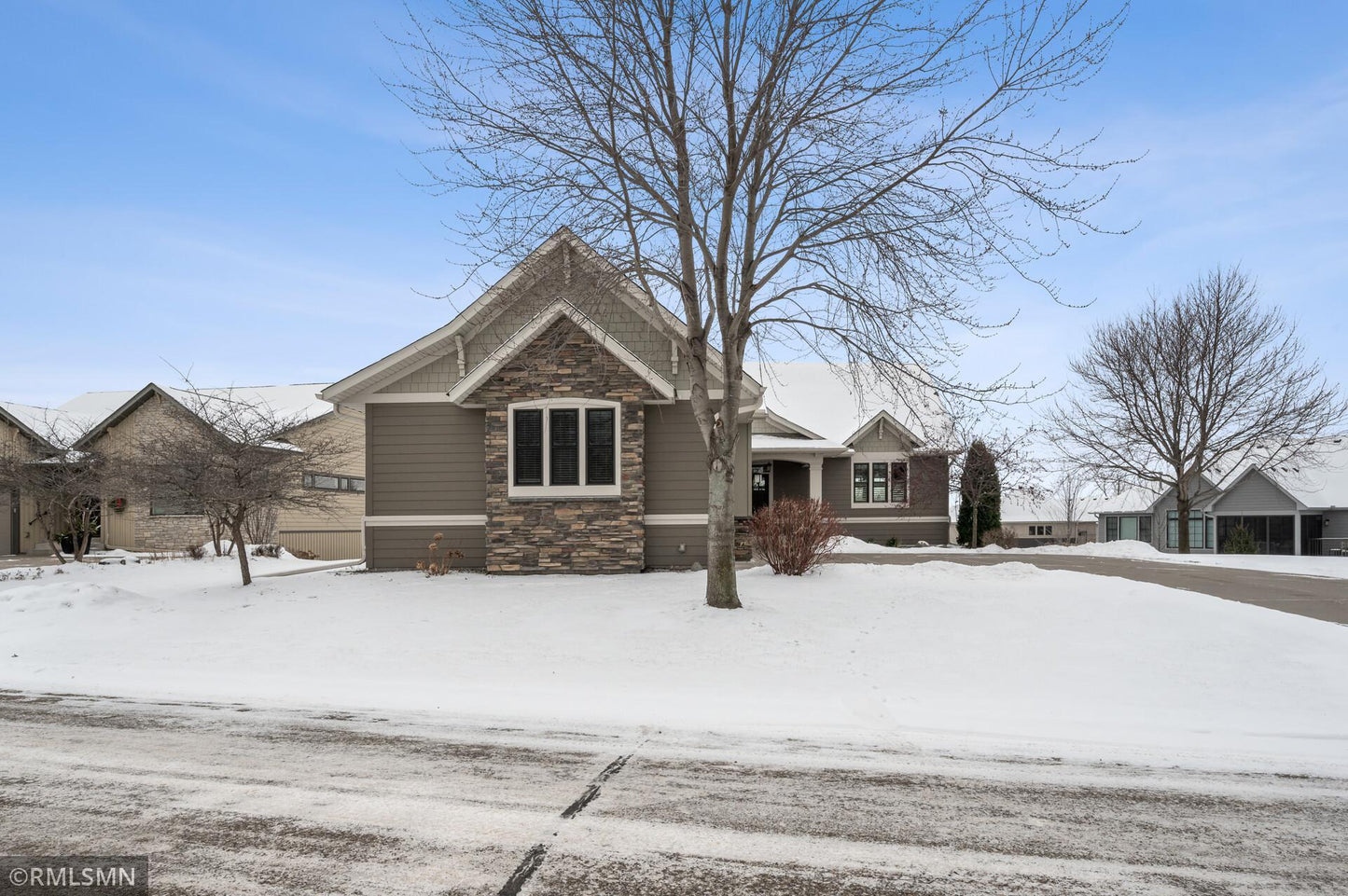 2 Osprey Court, North Oaks, MN 55127