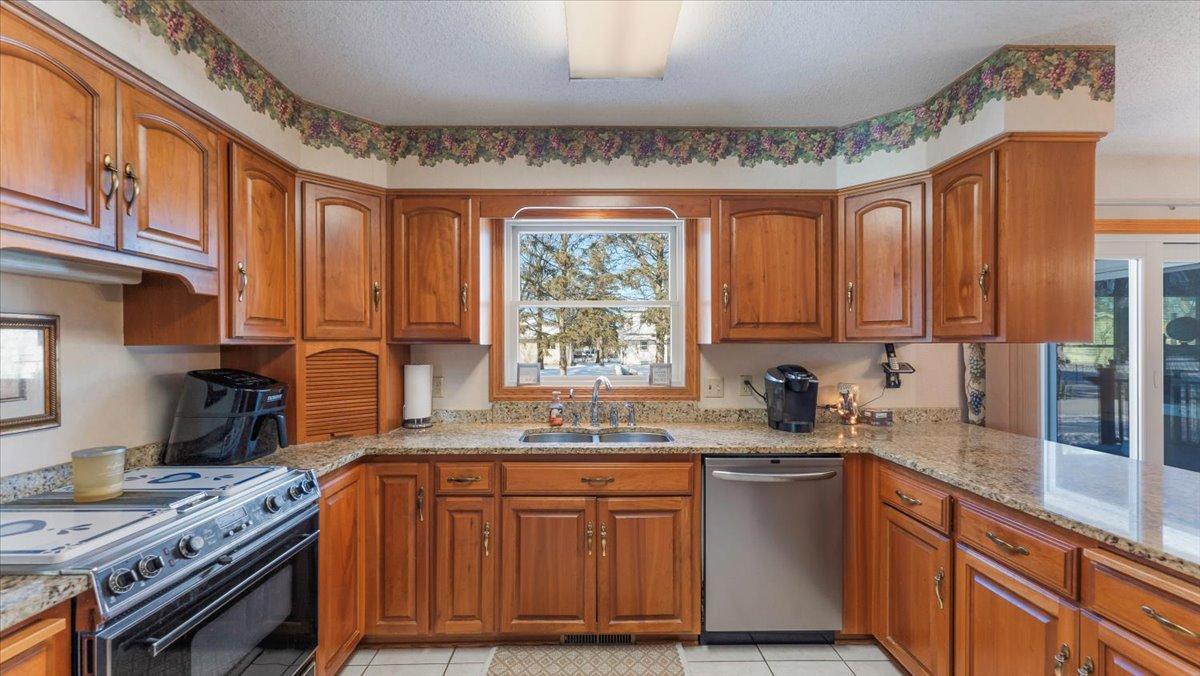 908 Lilac Drive, Sauk Centre, MN 56378